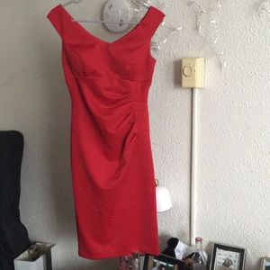 Body-hugging formal dress